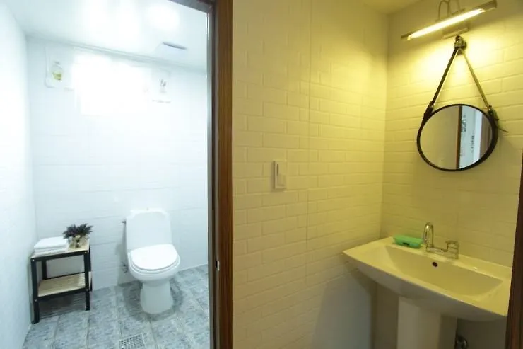 Nunkeunsaeu Guesthouse Jeju
